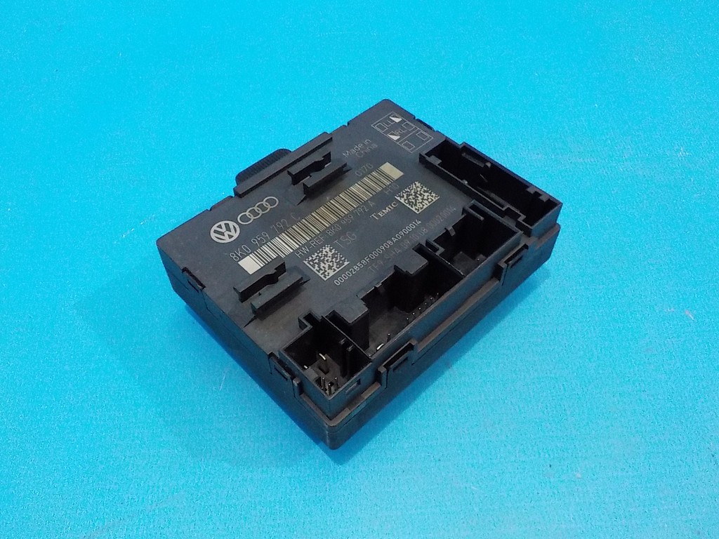 8K0959792C Блок управления двери передней левой Audi A4 (B8) 2007-2015 8K0959792C Блок управления двери передней левой Audi A4 (B8) 2007-2015