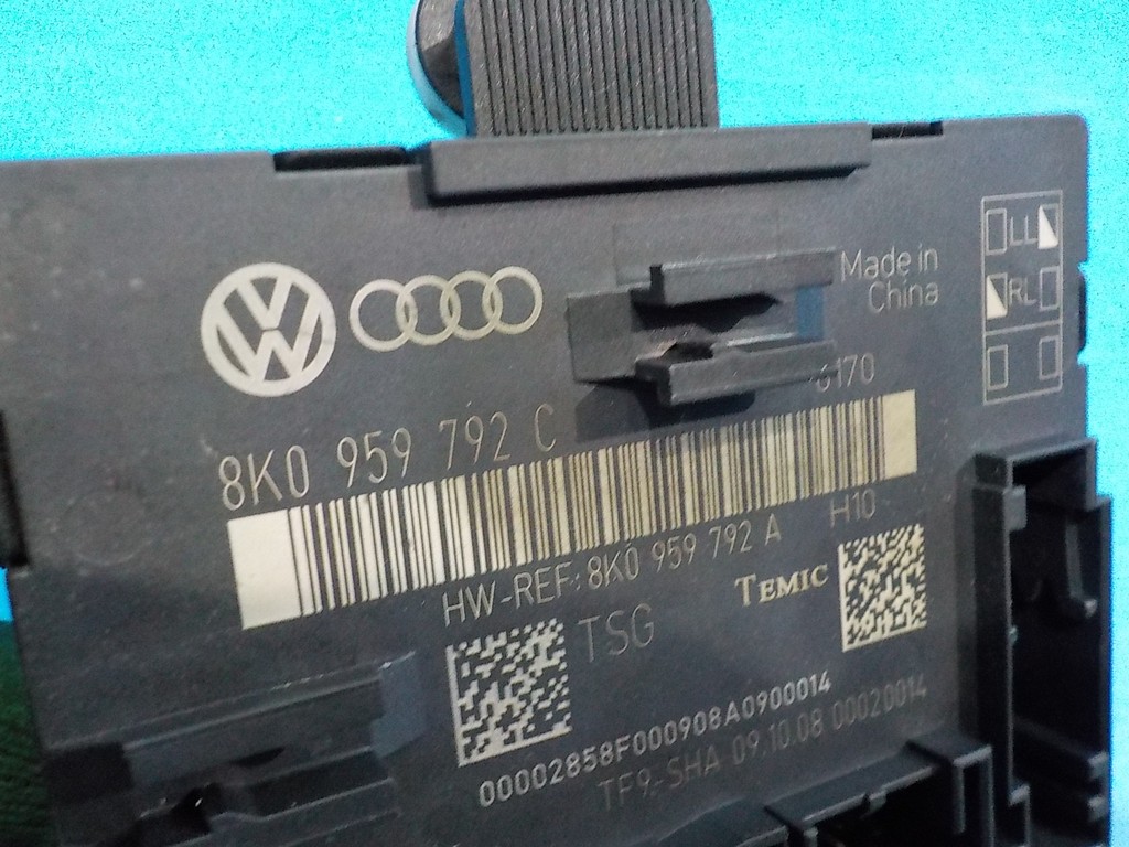 8K0959792C Блок управления двери передней левой Audi A4 (B8) 2007-2015 8K0959792C Блок управления двери передней левой Audi A4 (B8) 2007-2015