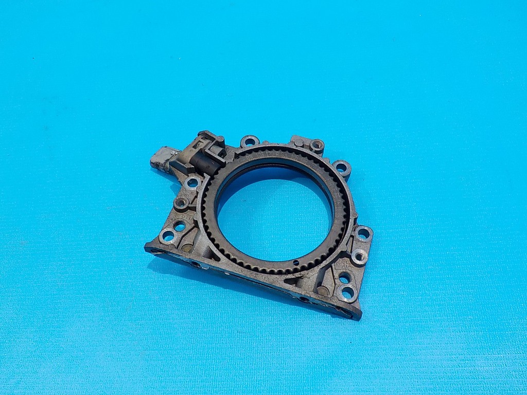 03L103171 Крышка коленвала задняя Audi A4 (B8) 2007-2015 03L103171 Крышка коленвала задняя Audi A4 (B8) 2007-2015