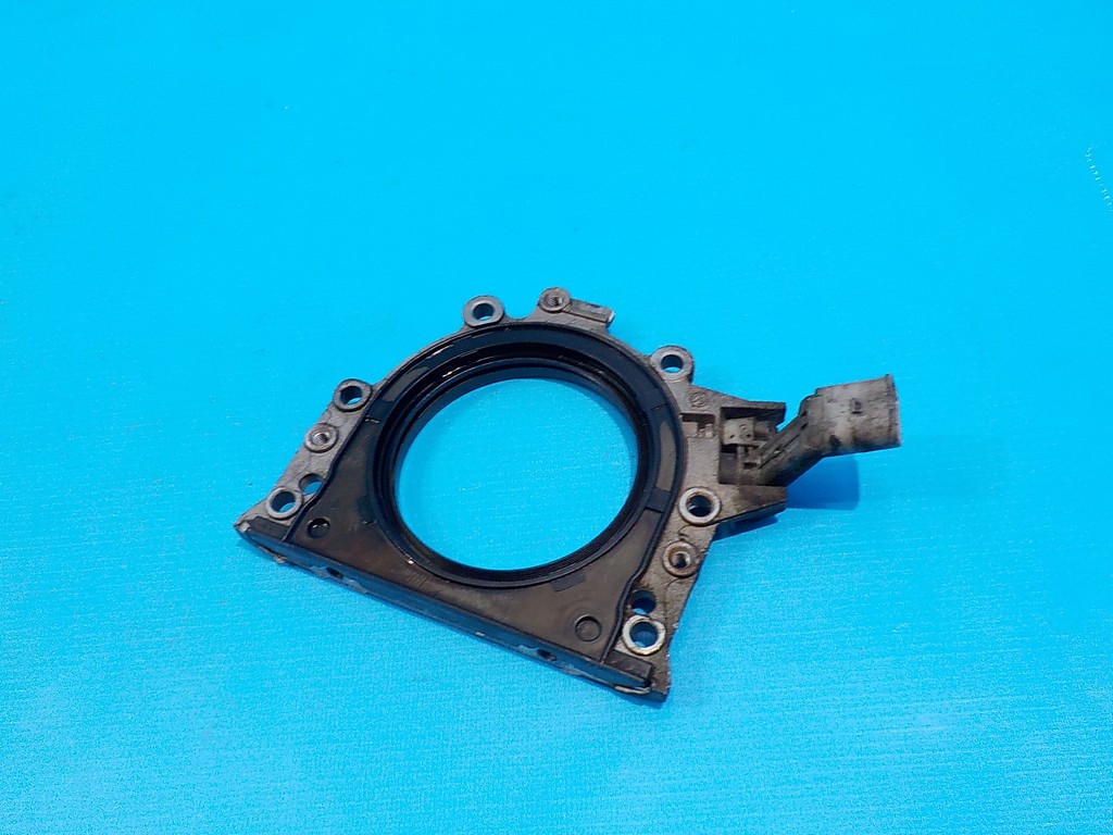 03L103171 Крышка коленвала задняя Audi A4 (B8) 2007-2015 03L103171 Крышка коленвала задняя Audi A4 (B8) 2007-2015