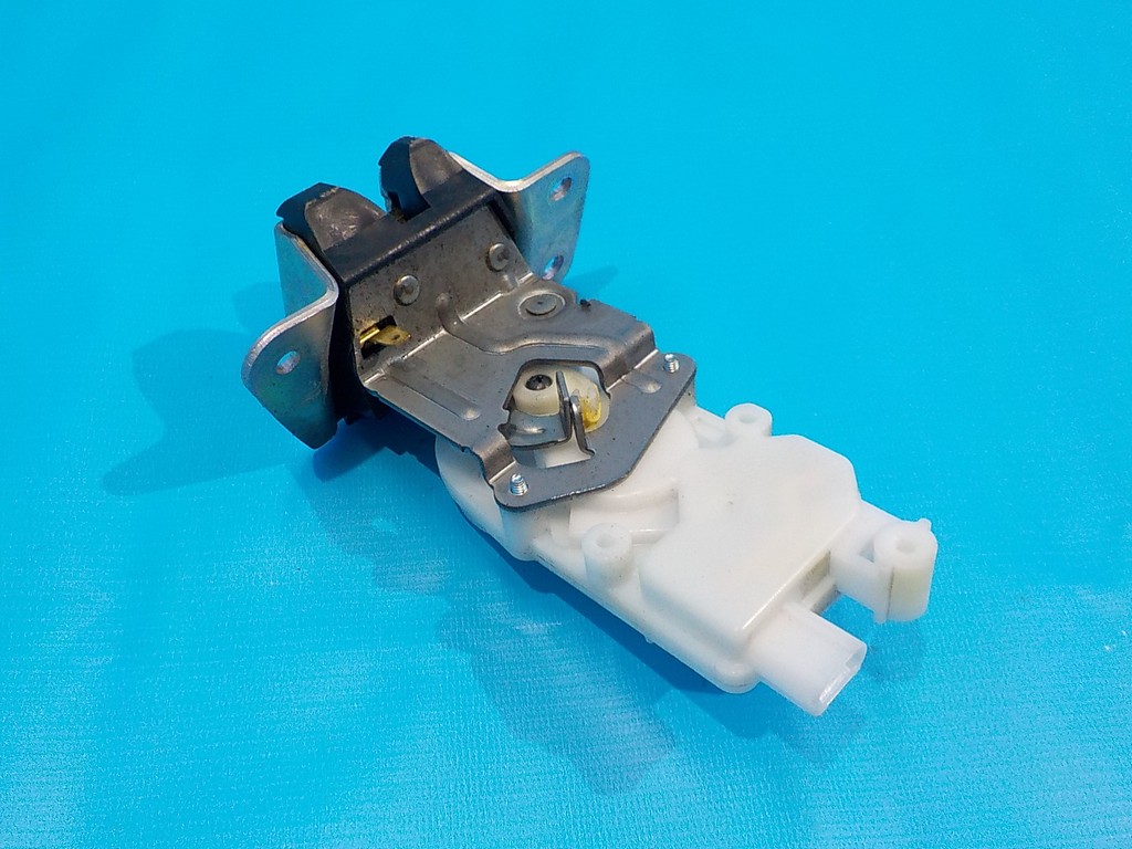 MR959620 Замок багажника MITSUBISHI ASX 2010-2016 MR959620 Замок багажника MITSUBISHI ASX 2010-2016