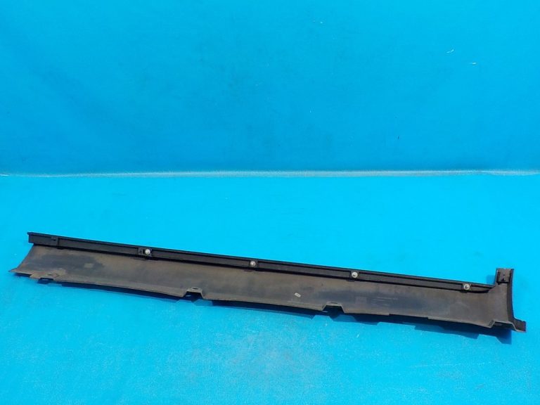 1751100 Накладка порога правая Ford Kuga 1 2008-2012 1751100 Накладка порога правая Ford Kuga 1 2008-2012