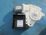 5N0959702EZ0R  Моторчик стеклоподъемника передний правый VOLKSWAGEN Tiguan 2007-2017