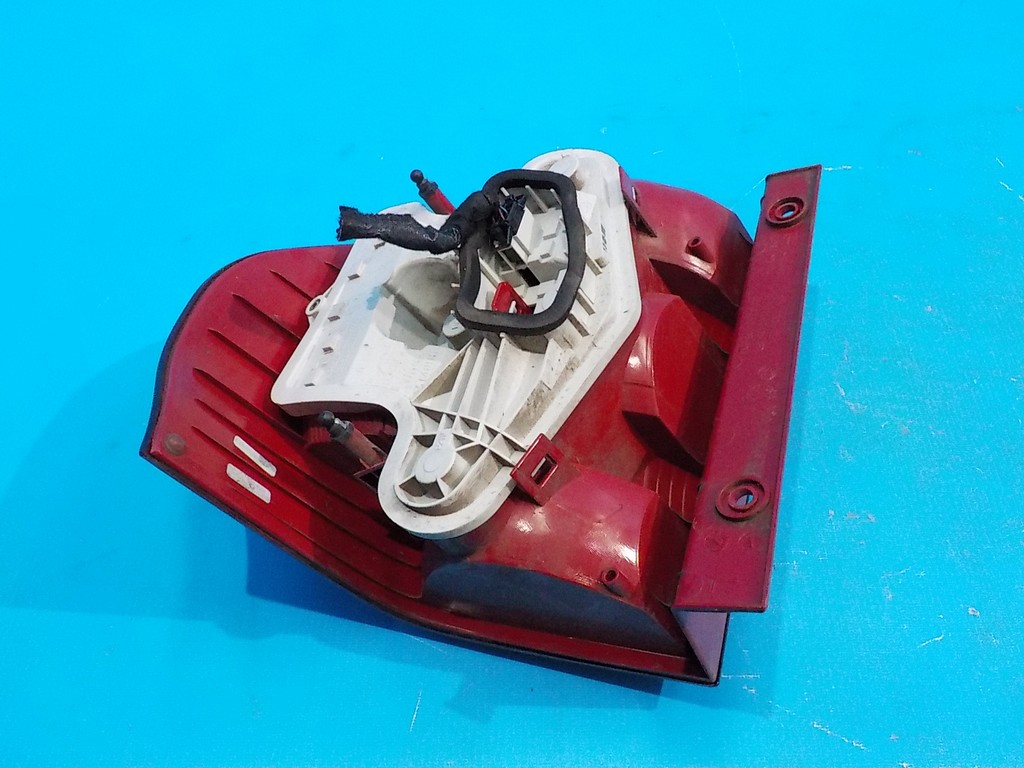 5L0945111 Фонарь задний левый SKODA Yeti 2009-2018 5L0945111 Фонарь задний левый SKODA Yeti 2009-2018