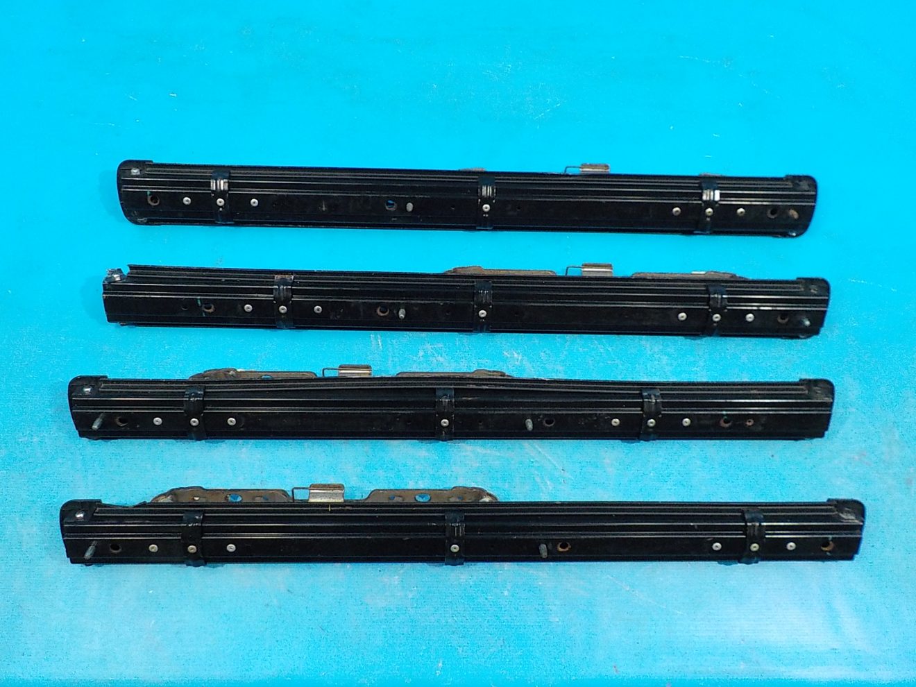 895204H072WK Салазки сиденья (комплект) Hyundai Starex H1 - Grand Starex 2007-2021 895204H072WK Салазки сиденья (комплект) Hyundai Starex H1 - Grand Starex 2007-2021