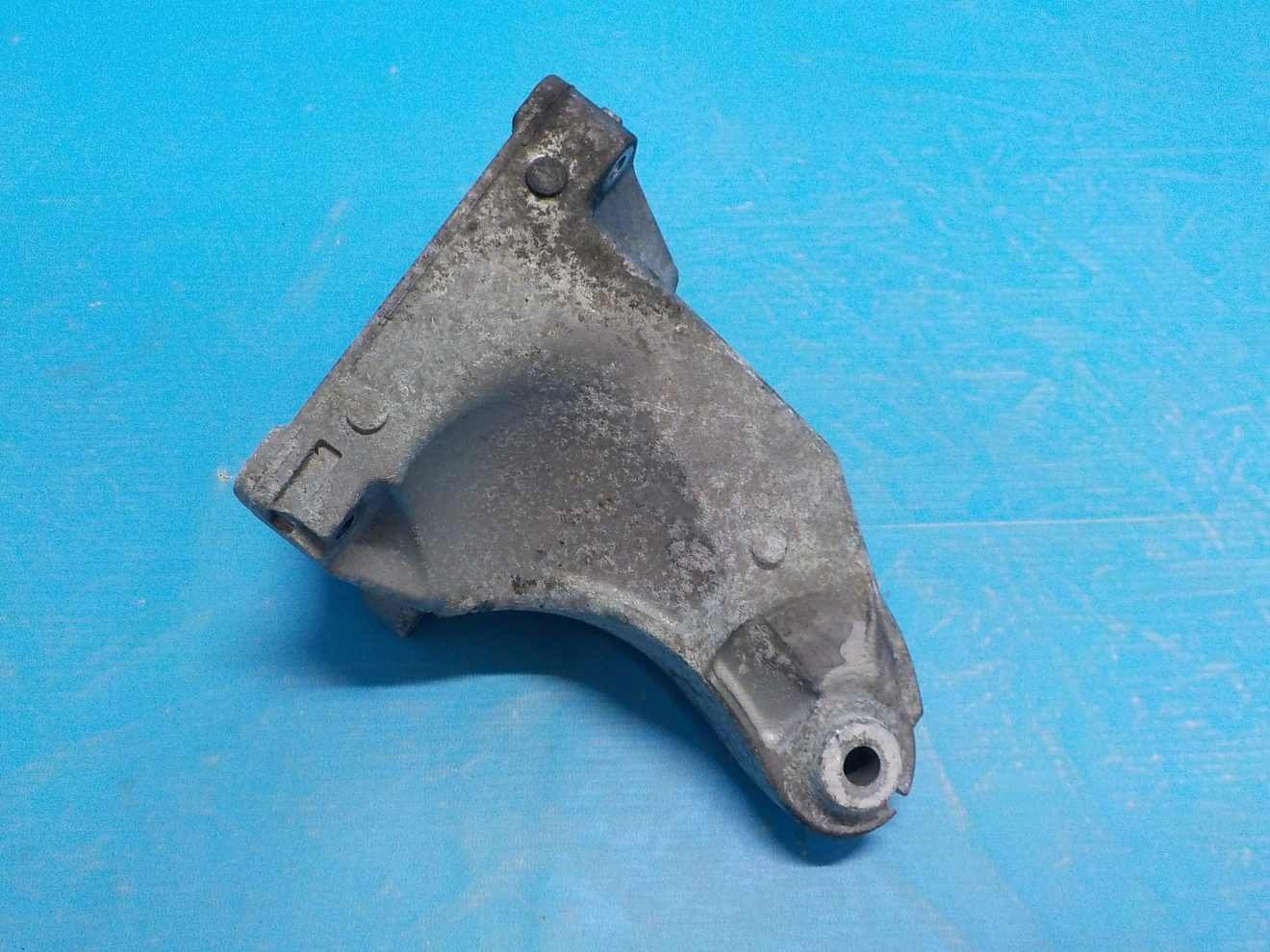 A6512235504 Кронштейн двигателя левый MERCEDES-BENZ GLC (X253) 2015- A6512235504 Кронштейн двигателя левый MERCEDES-BENZ GLC (X253) 2015-