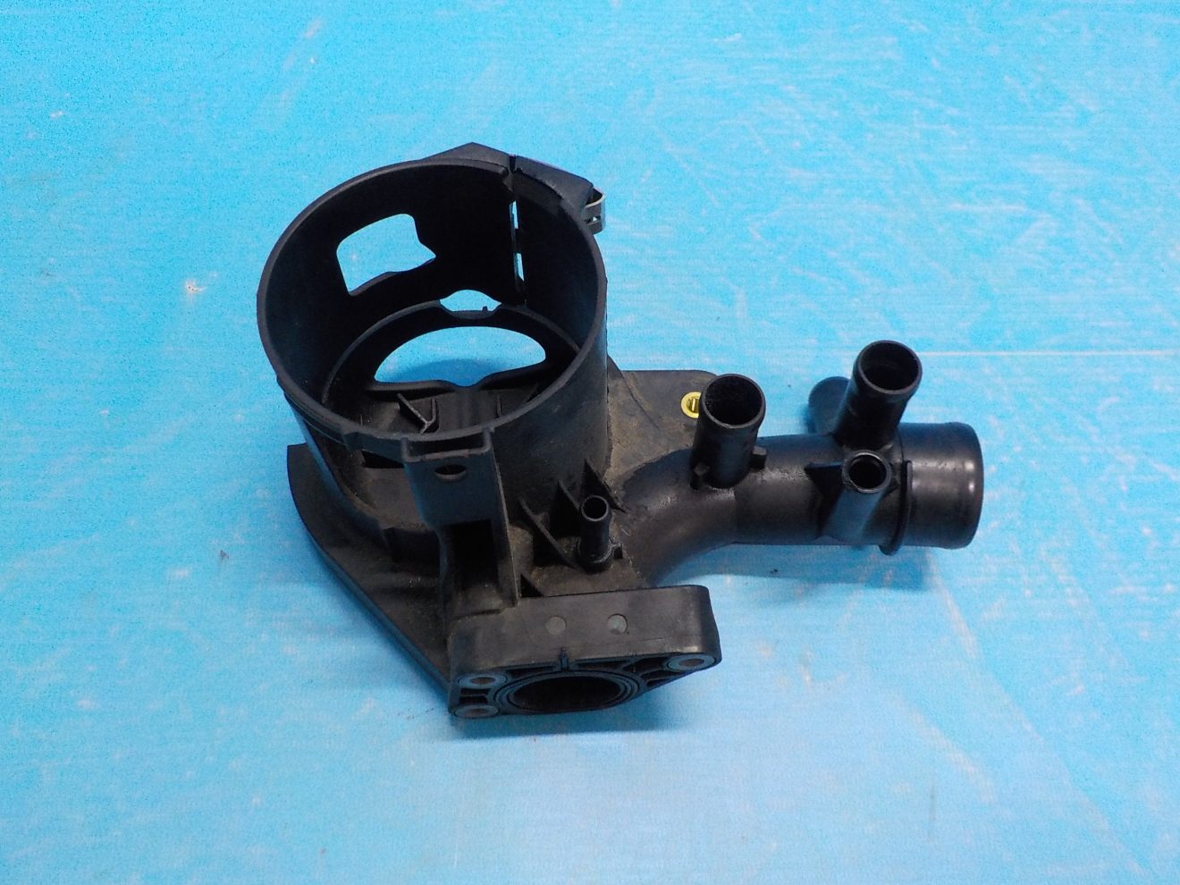 A6512001556 Кронштейн топливного фильтра MERCEDES-BENZ GLC (X253) 2015- A6512001556 Кронштейн топливного фильтра MERCEDES-BENZ GLC (X253) 2015-