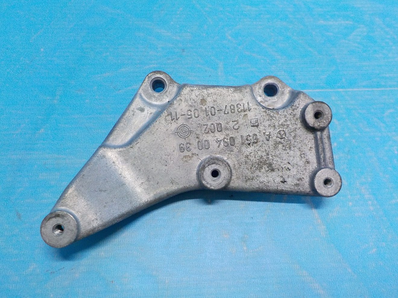 A6510940039 Кронштейн впускного коллектора MERCEDES-BENZ GLC (X253) 2015- A6510940039 Кронштейн впускного коллектора MERCEDES-BENZ GLC (X253) 2015-