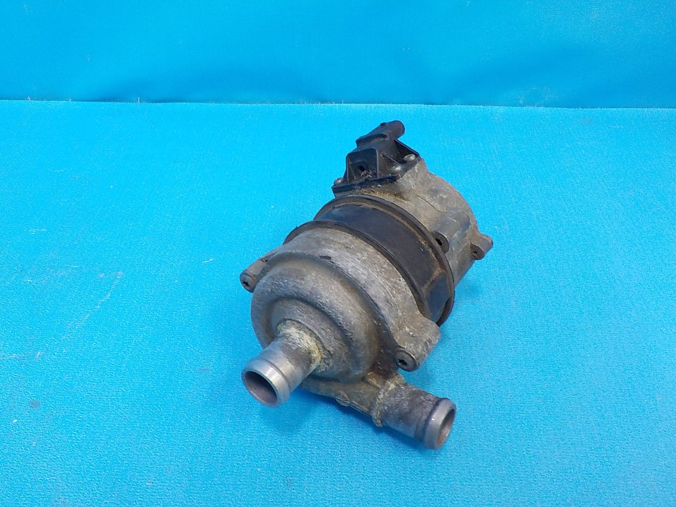 4H0965567 Насос водяной (помпа) Audi A6 (C7) 2011-2018 4H0965567 Насос водяной (помпа) Audi A6 (C7) 2011-2018