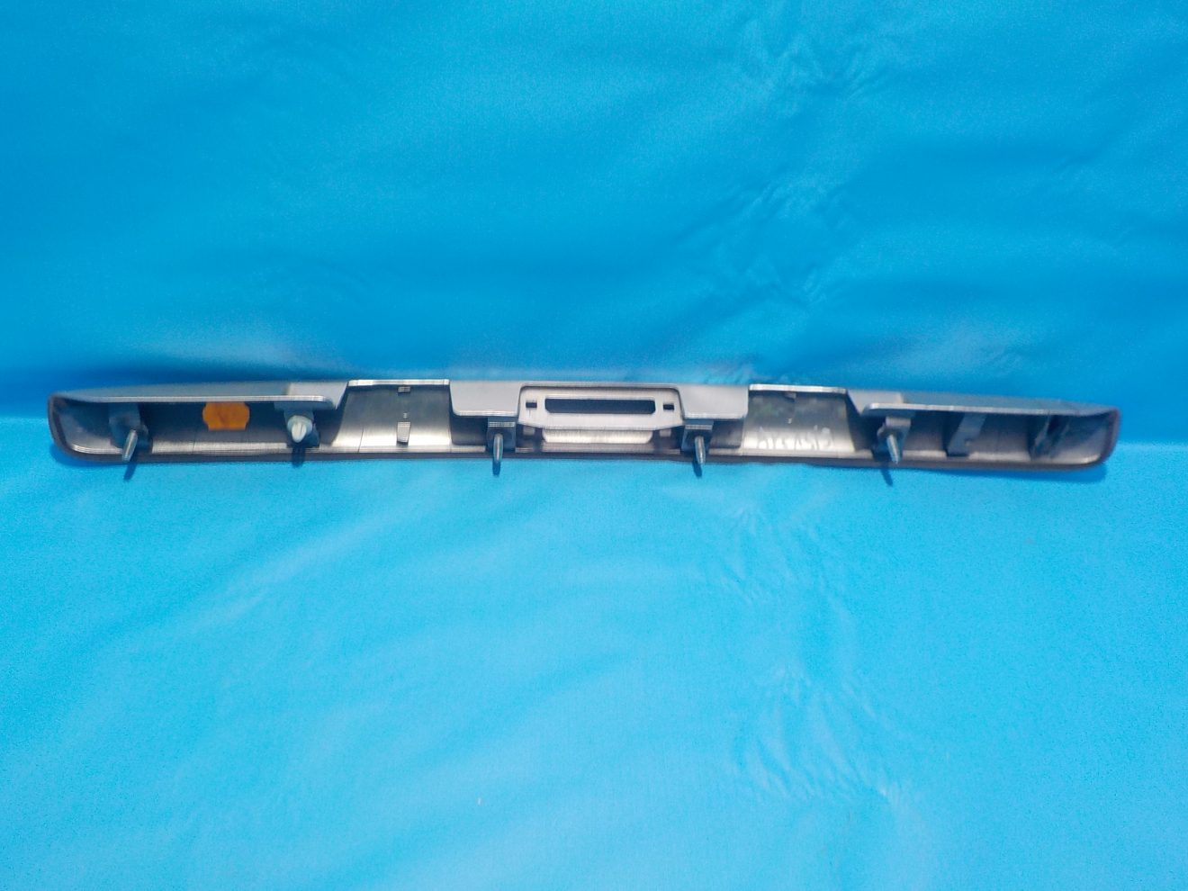 7680105040 Накладка крышки багажника TOYOTA Avensis (T250) 2003-2008 7680105040 Накладка крышки багажника TOYOTA Avensis (T250) 2003-2008