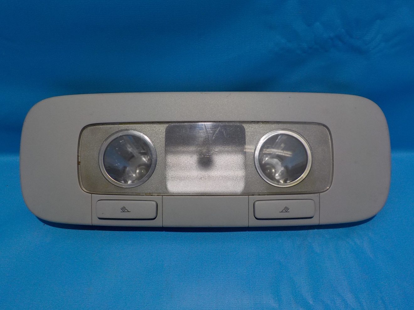 3C0947291DY20 Плафон освещения салона задний VOLKSWAGEN Passat B6 2005-2009 3C0947291DY20 Плафон освещения салона задний VOLKSWAGEN Passat B6 2005-2009