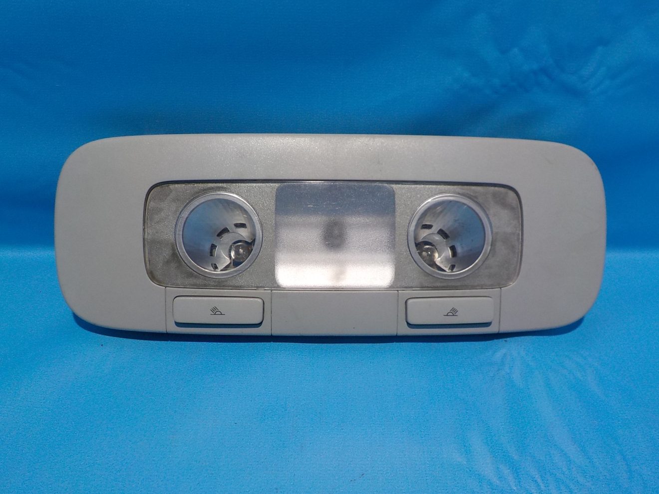 3C0947291C Плафон освещения салона задний VOLKSWAGEN Passat B6 2005-2009 3C0947291C Плафон освещения салона задний VOLKSWAGEN Passat B6 2005-2009