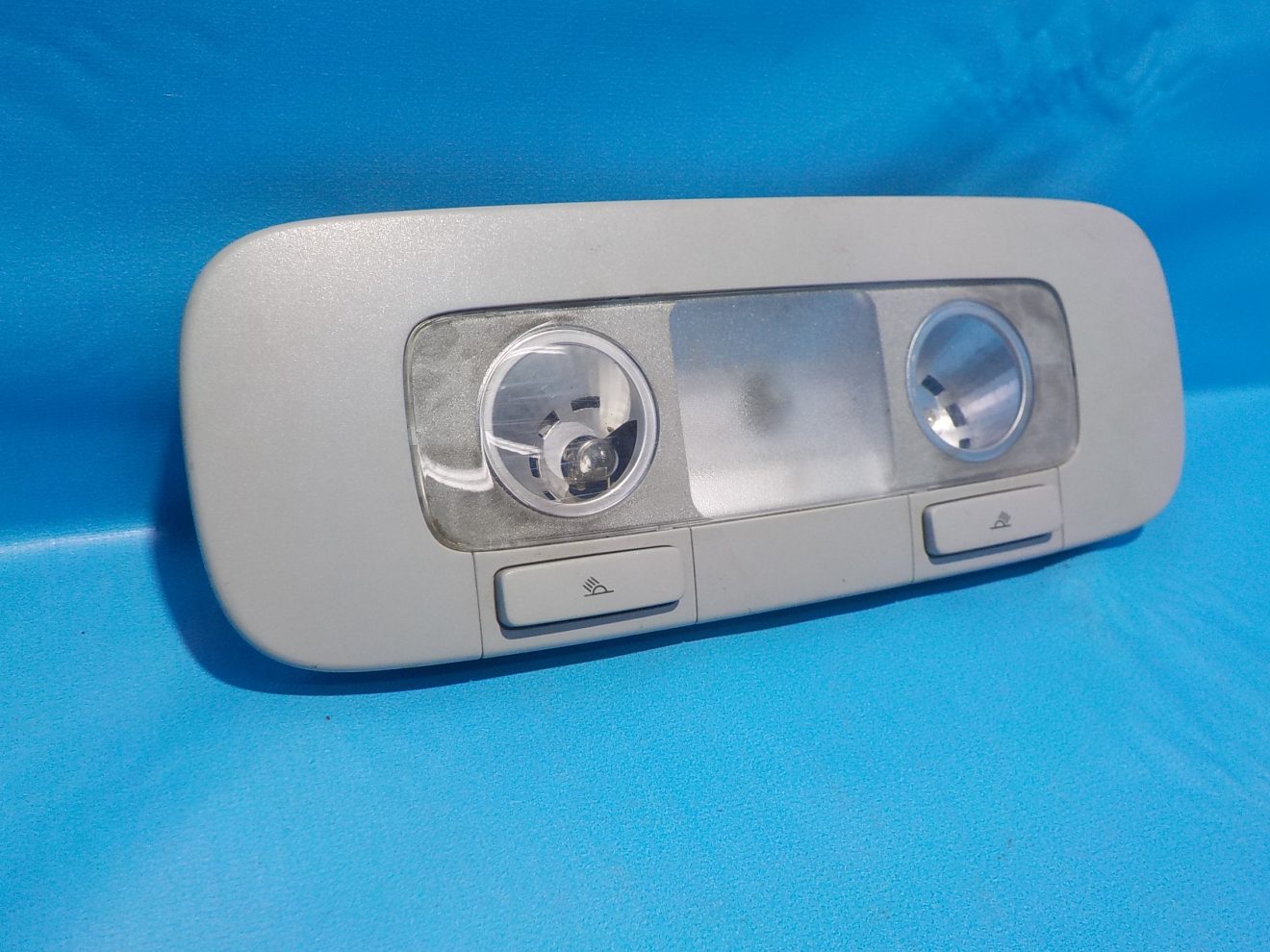 3C0947291C Плафон освещения салона задний VOLKSWAGEN Passat B6 2005-2009 3C0947291C Плафон освещения салона задний VOLKSWAGEN Passat B6 2005-2009