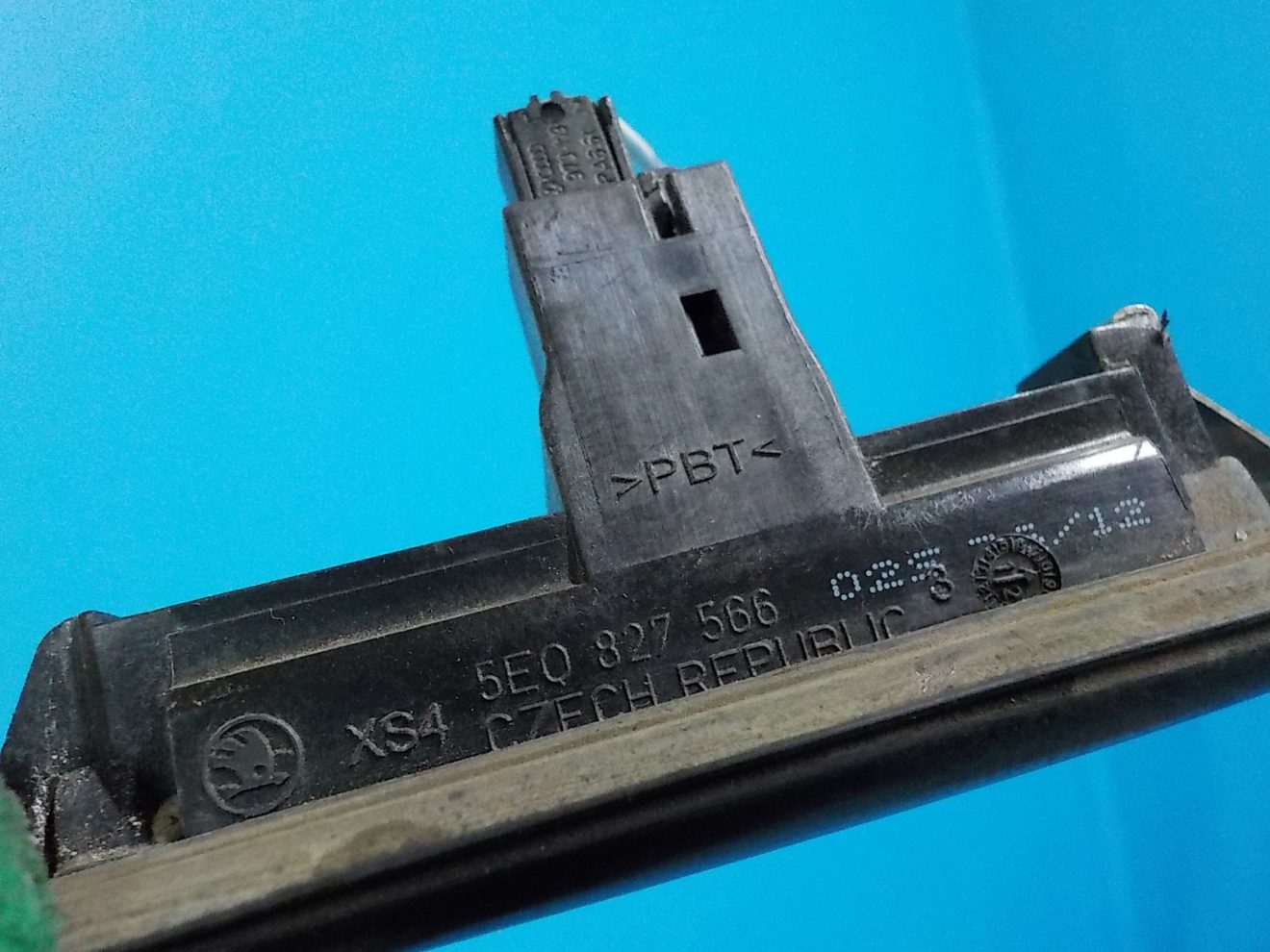 5E0827566 Кнопка открывания багажника SKODA Yeti 2009-2018 5E0827566 Кнопка открывания багажника SKODA Yeti 2009-2018