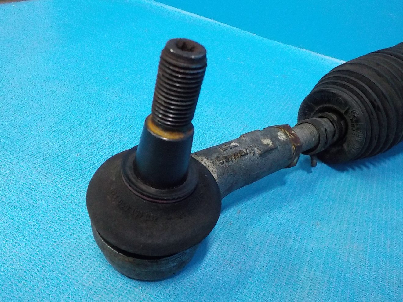 7L0422803D Тяга рулевая с наконечником (комплект) VOLKSWAGEN Touareg 2 NF 2010-2018 7L0422803D Тяга рулевая с наконечником (комплект) VOLKSWAGEN Touareg 2 NF 2010-2018