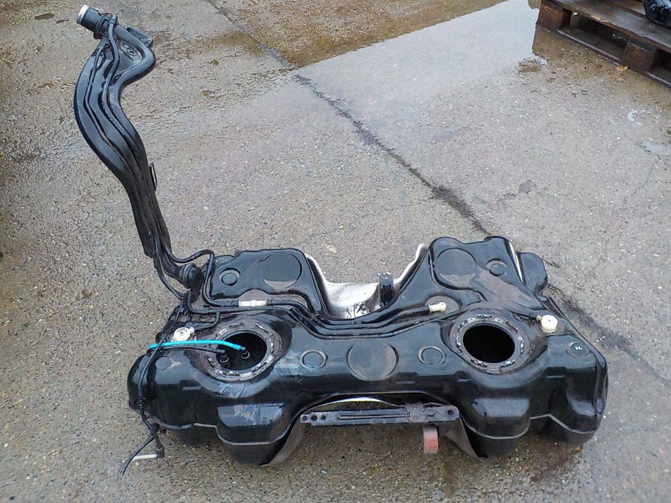 1K0201060GB Топливный бак SKODA Yeti 2009-2018 1K0201060GB Топливный бак SKODA Yeti 2009-2018