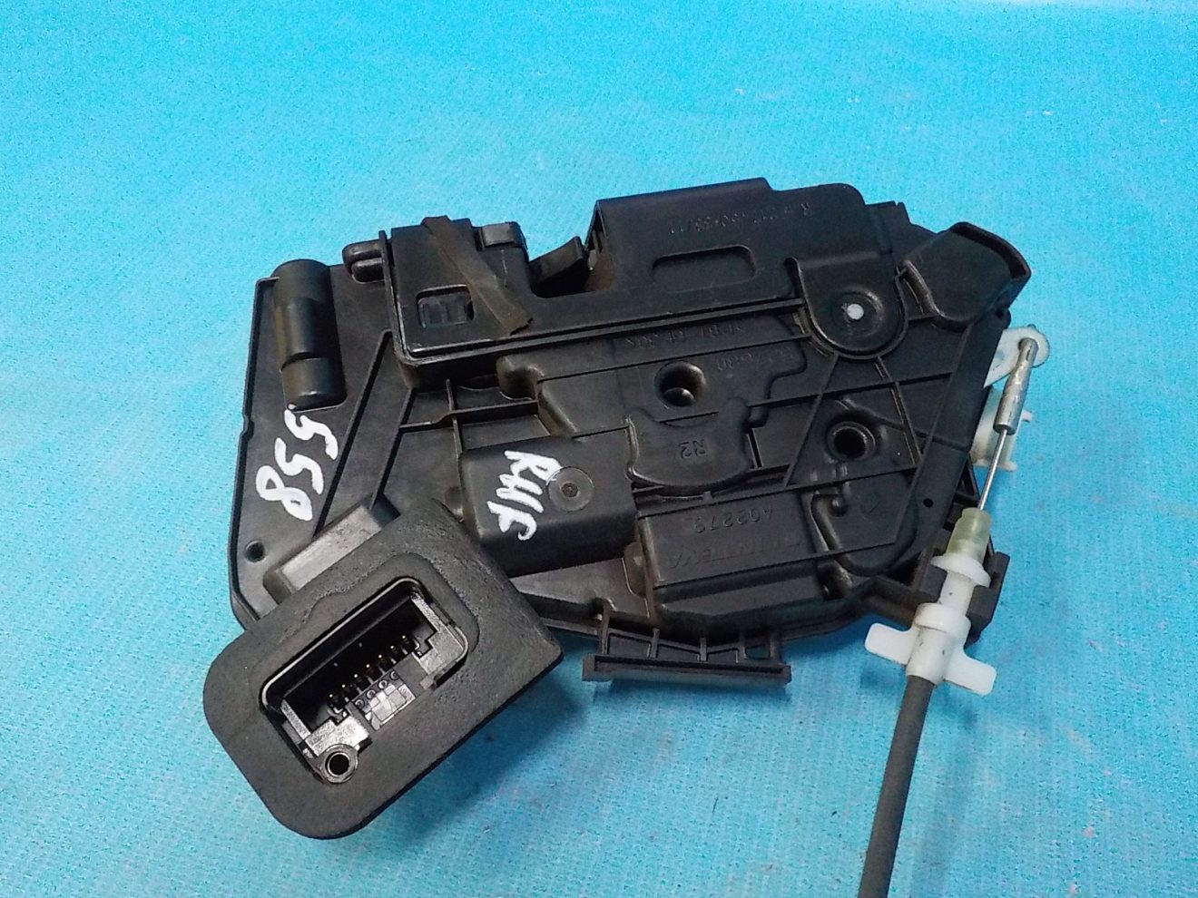 5K1837016D Замок двери передней правой SKODA Yeti 2009-2018 5K1837016D Замок двери передней правой SKODA Yeti 2009-2018