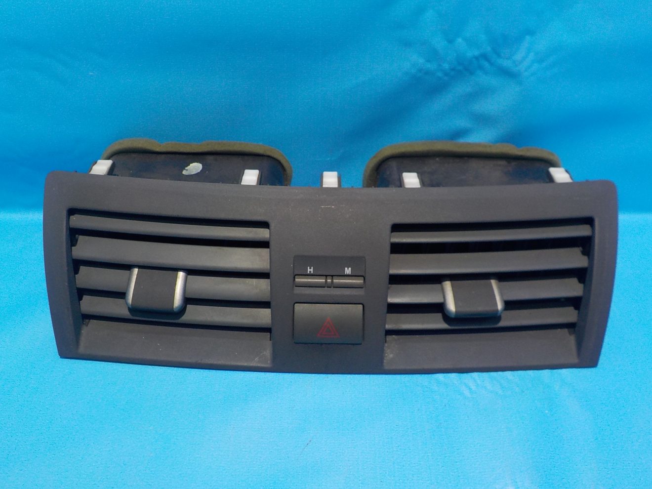 5566033190B0 Дефлектор воздушный центральный TOYOTA Camry V40 2006-2011 5566033190B0 Дефлектор воздушный центральный TOYOTA Camry V40 2006-2011