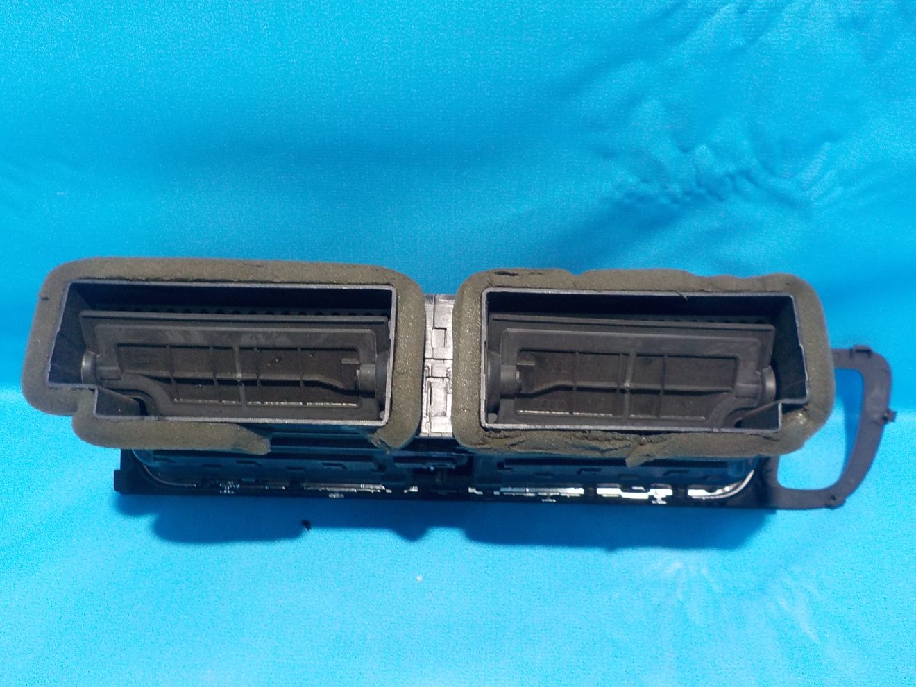 8R1820951GWVF Дефлектор воздушный центральный Audi Q5 (8R) 2008-2017 8R1820951GWVF Дефлектор воздушный центральный Audi Q5 (8R) 2008-2017