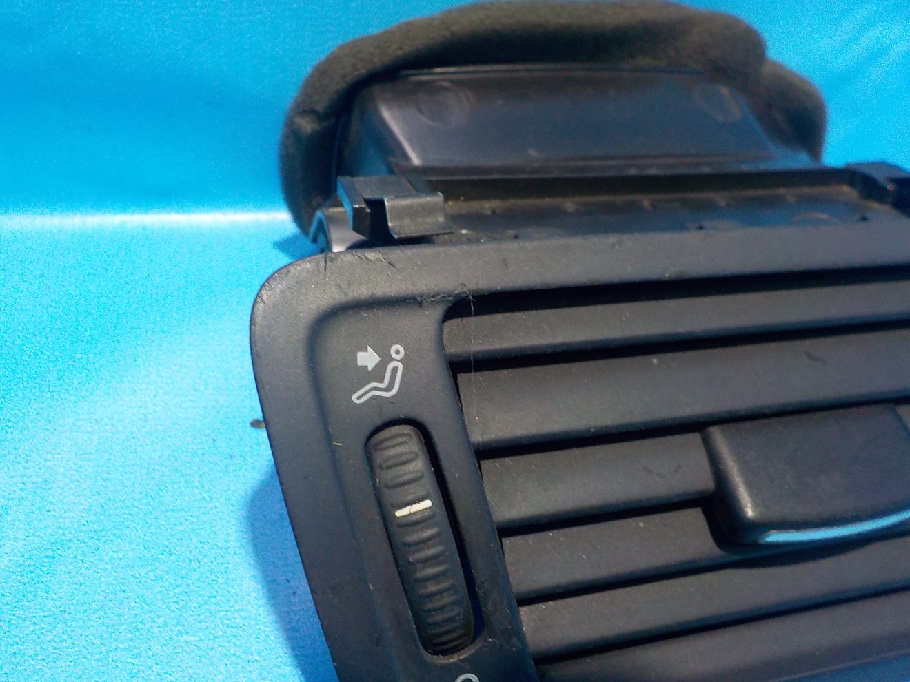 3C1819702F1QB Дефлектор воздушный правый VOLKSWAGEN Passat CC 2008-2018 3C1819702F1QB Дефлектор воздушный правый VOLKSWAGEN Passat CC 2008-2018