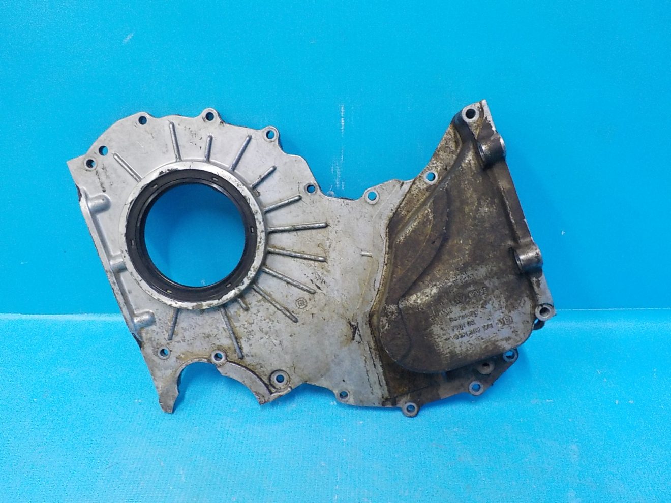 03H103173B Крышка коленвала задняя VOLKSWAGEN Touareg 2 NF 2010-2018 03H103173B Крышка коленвала задняя VOLKSWAGEN Touareg 2 NF 2010-2018