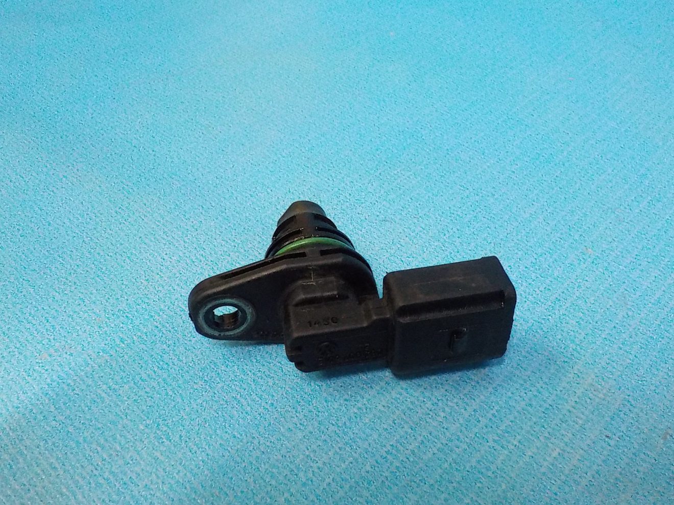 030907601E Датчик положения распредвала VOLKSWAGEN Touareg 2 NF 2010-2018 030907601E Датчик положения распредвала VOLKSWAGEN Touareg 2 NF 2010-2018