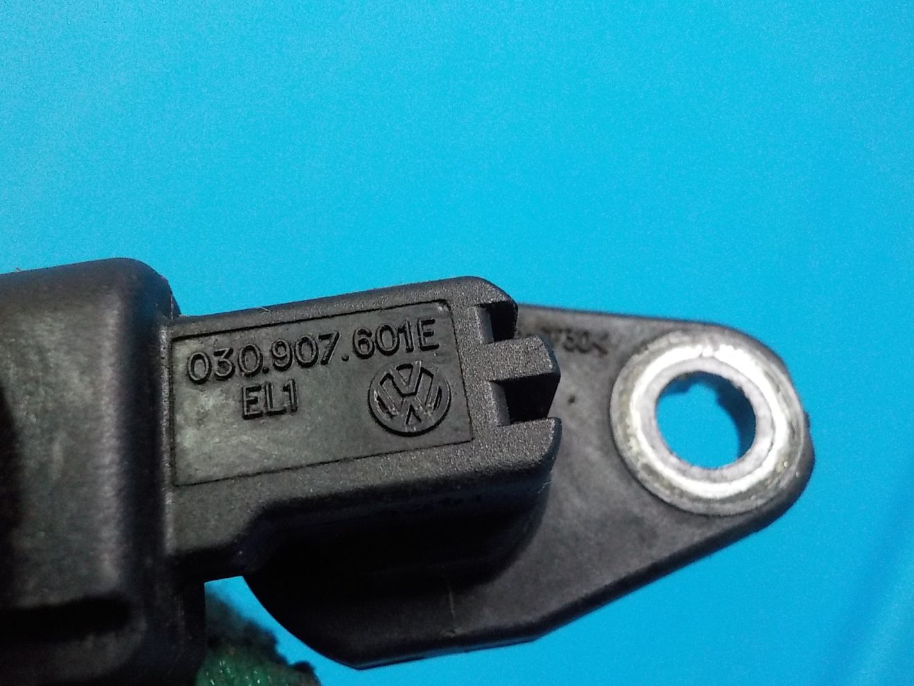 030907601E Датчик положения распредвала VOLKSWAGEN Touareg 2 NF 2010-2018 030907601E Датчик положения распредвала VOLKSWAGEN Touareg 2 NF 2010-2018