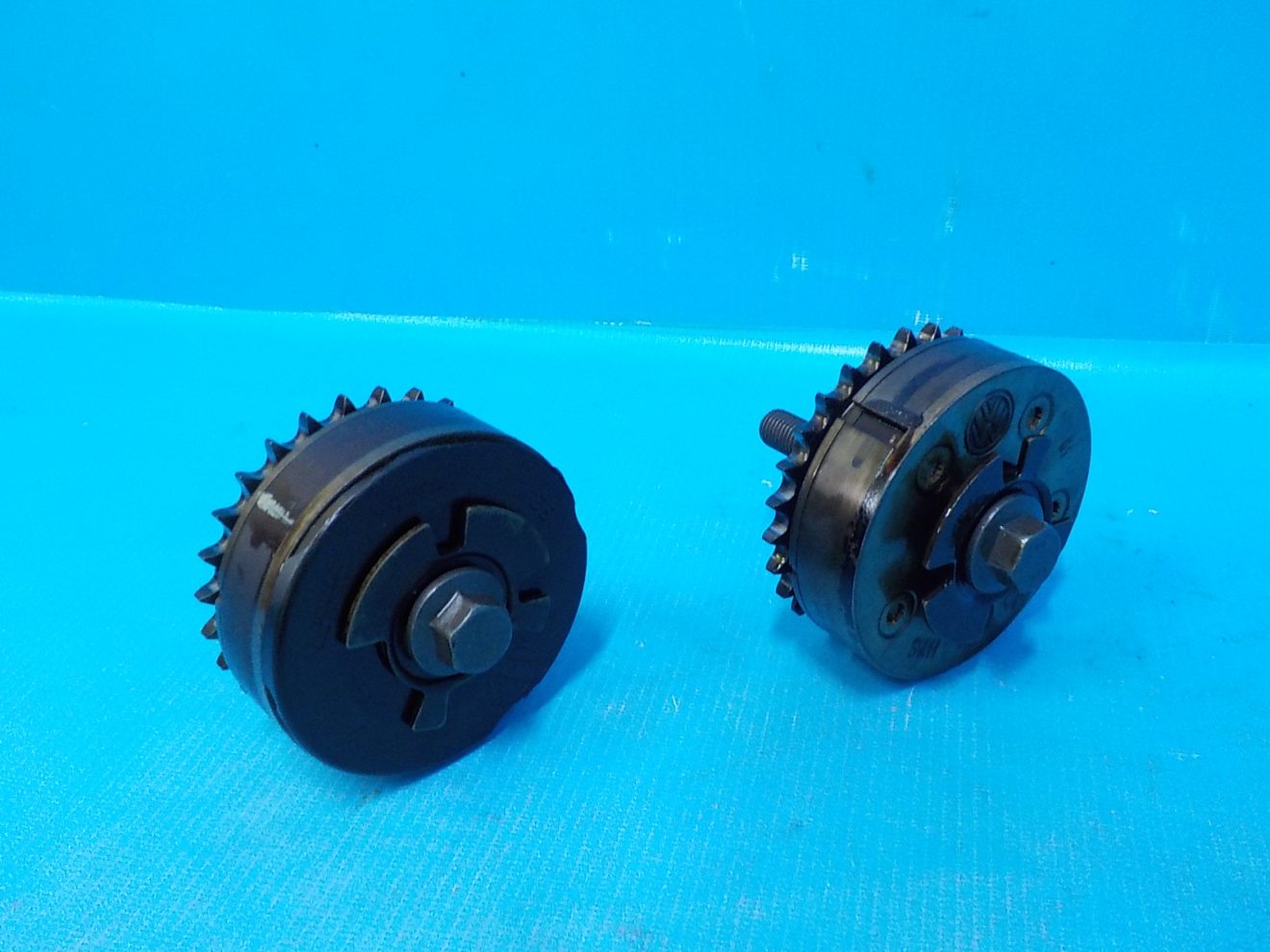 03H109087D Регулятор фаз газораспределения (комплект) VOLKSWAGEN Touareg 2 NF 2010-2018 03H109087D Регулятор фаз газораспределения (комплект) VOLKSWAGEN Touareg 2 NF 2010-2018