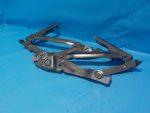 BBM452720A Петля крышки багажника (пара) MAZDA 3 (BL) 2009-2013