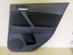 BBM468530H02 Обшивка двери задняя правая Mazda 3 (BL) 2009- MAZDA 